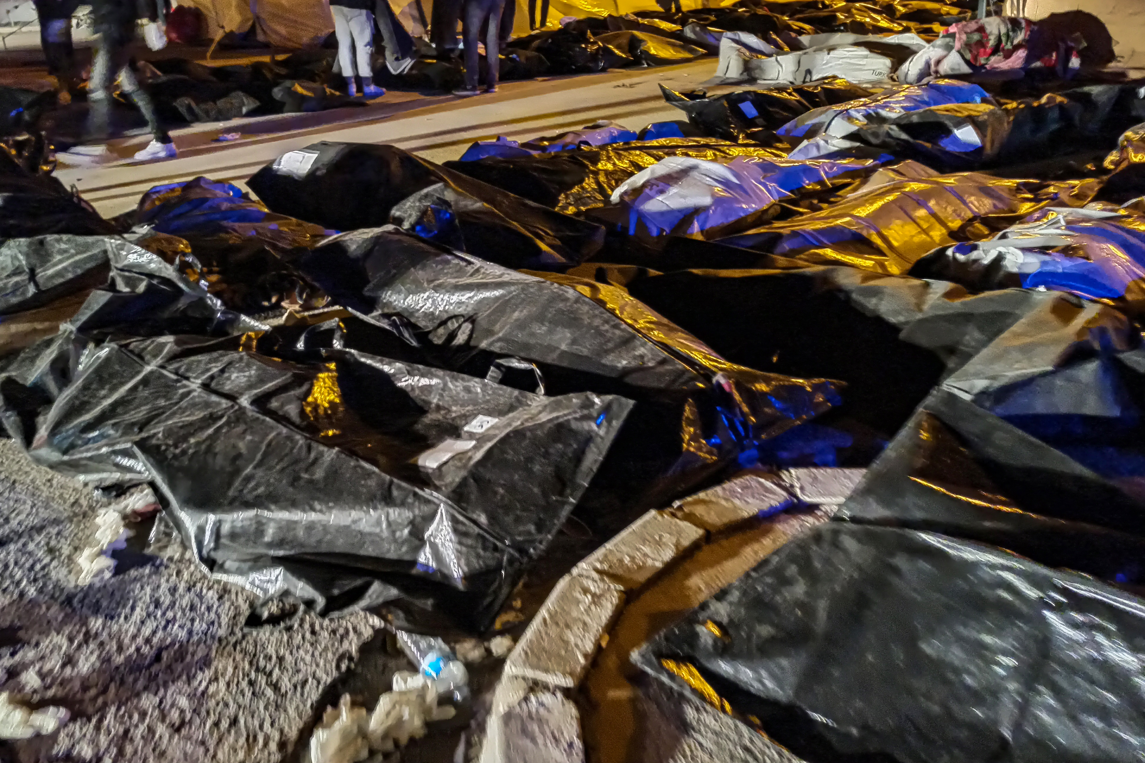 “El olor a muerte es omnipresente”: se disparan las víctimas fatales por terremoto en Turquía y Siria