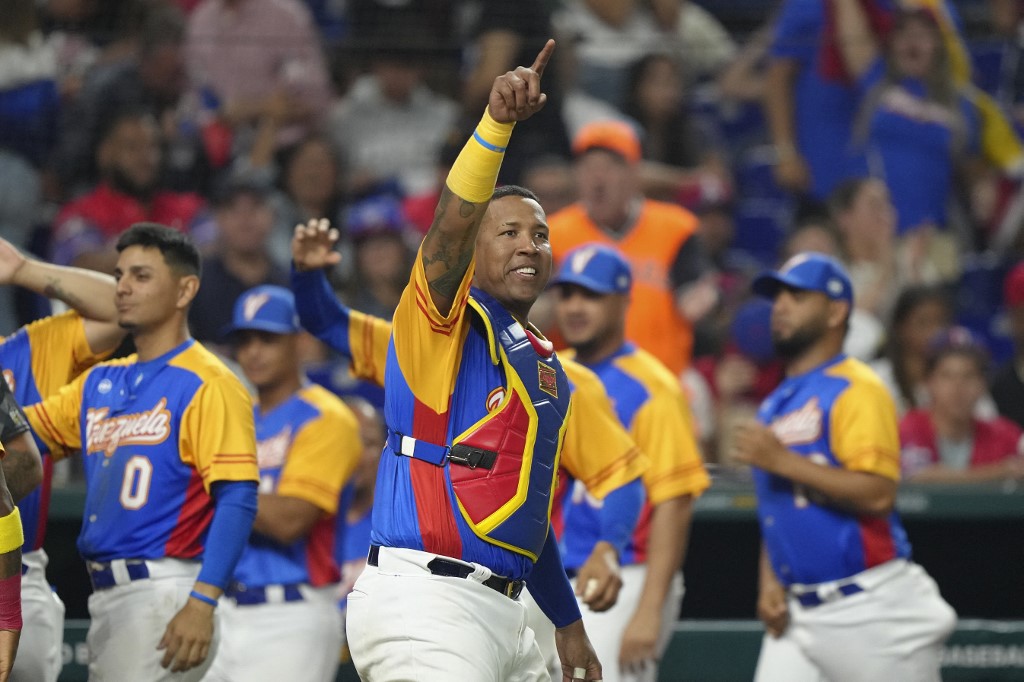 VIDEO: jonrón de Salvador Pérez anunció una paliza tempranera a Puerto Rico