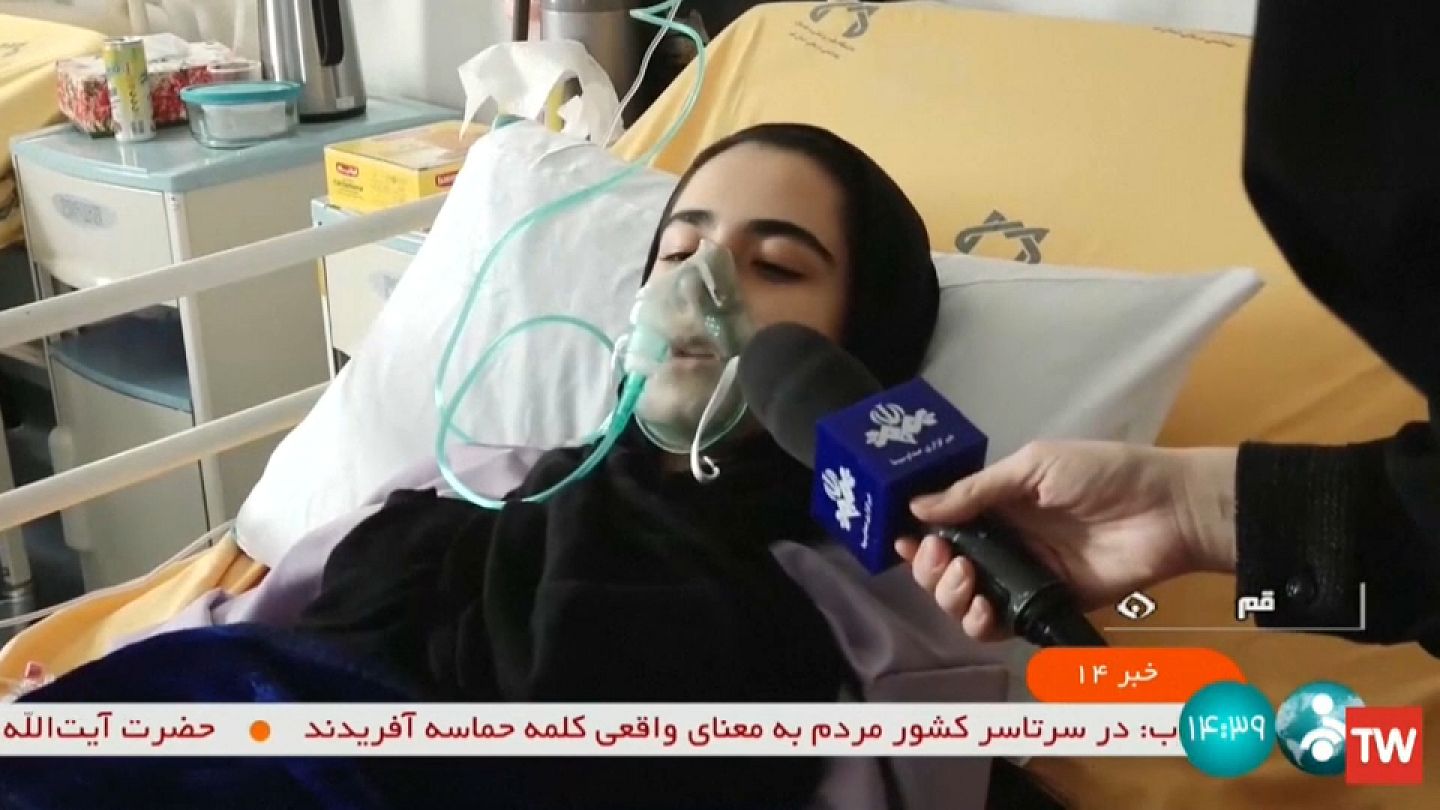 Los envenenamientos de casi un millar de niñas crean nuevas tensiones en Irán