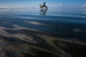 Chevron Asks Venezuela to Dredge Lake to Double Its Oil Exports