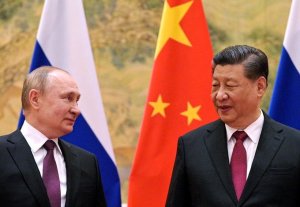 Mientras rusos y ucranianos mueren en el frente de batalla… Putin se da un BANQUETE con Xi Jinping: LA CARTA
