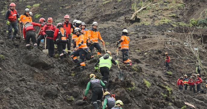 Ascienden a 17 los muertos y a 72 los desaparecidos por el alud en Ecuador