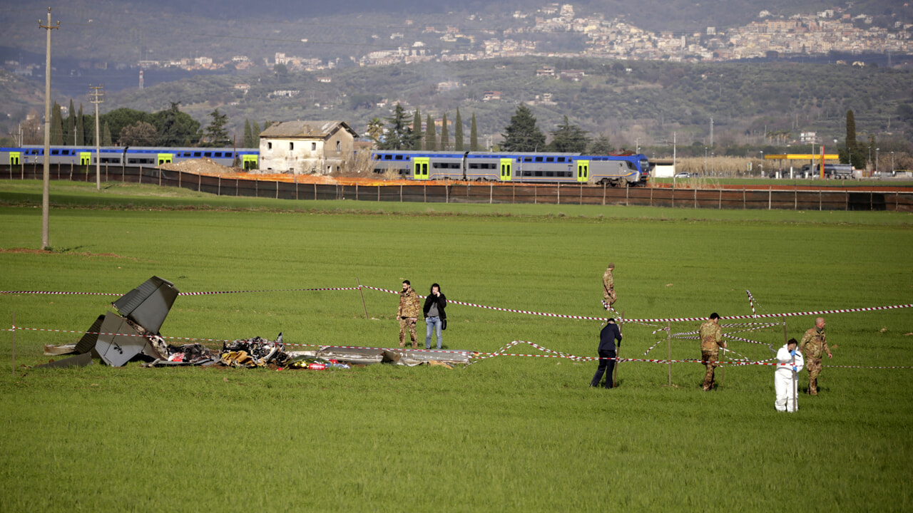 Tragedia en Italia: dos aviones chocaron entre sí durante maniobras militares (FOTOS)