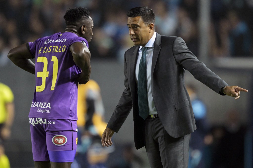 El Aucas de César Farías cayó ante Racing en un partido muy disputado de la Libertadores