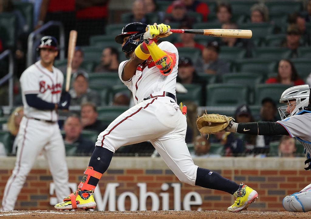 Ronald Acuña Jr. pegó su cuarto TABLAZO del año en victoria de Bravos sobre Marlins (Video)