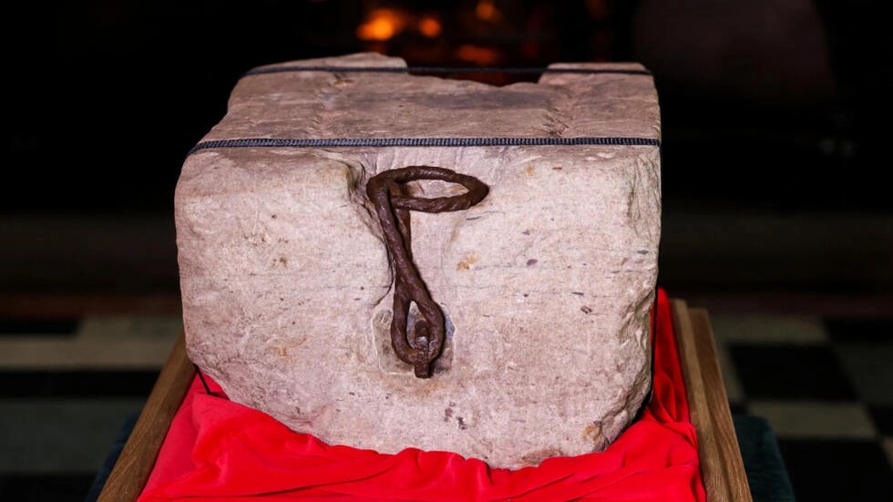 “Piedra de Scone” en camino hacia Londres para coronación del rey Carlos III