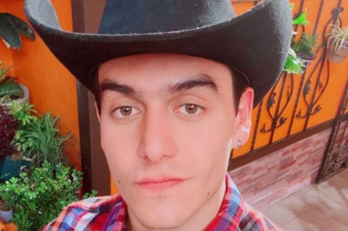 Julián Figueroa soñó con su padre días antes de morir y lo dejó por escrito