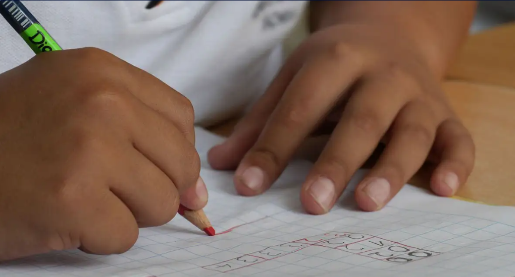 Venezolana denunció que tuvo que retirar a su hijo del colegio por acoso y xenofobia en Colombia