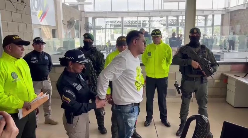 EN IMÁGENES: el peligroso criminal alias “Castor” llegó a Bogotá, tras su deportación desde Venezuela