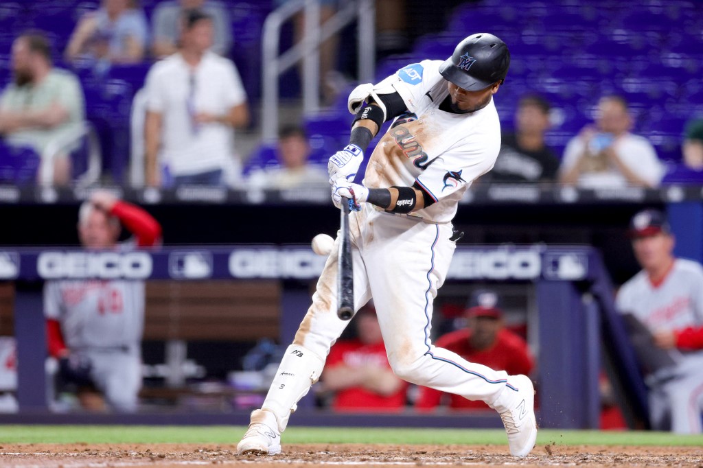 Venezolano Luis Arráez no se cansa de batear y llegó a 500 hits en Grandes Ligas (Video)