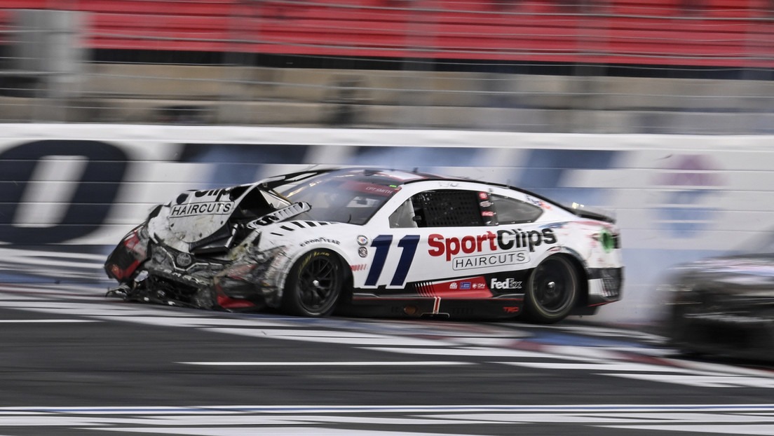 VIDEO: El aparatoso accidente que provocó un piloto de Nascar al embestir a otro competidor