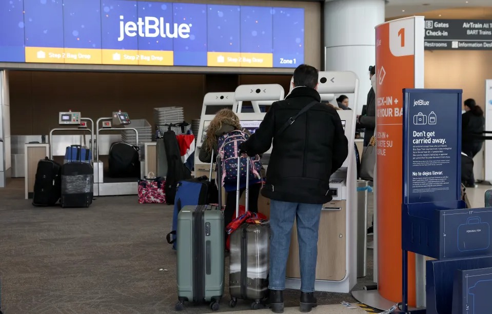 Perdió su vuelo desde Las Vegas y provocó un caos en el aeropuerto al vengarse de la peor manera