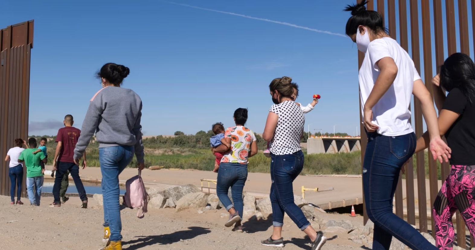 Buscar asilo en EEUU o ir a un centro de procesamiento en la región: ¿cuál es la diferencia?