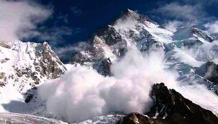 Desaparecen tres recolectores de “viagra del Himalaya” tras avalancha en Nepal