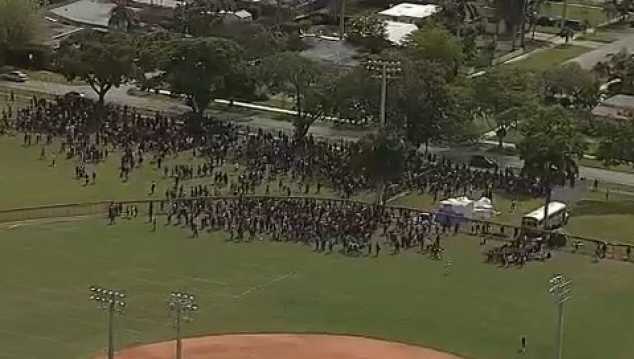 Joven de 16 años lanzó amenazas de bomba contra varias escuelas en Florida