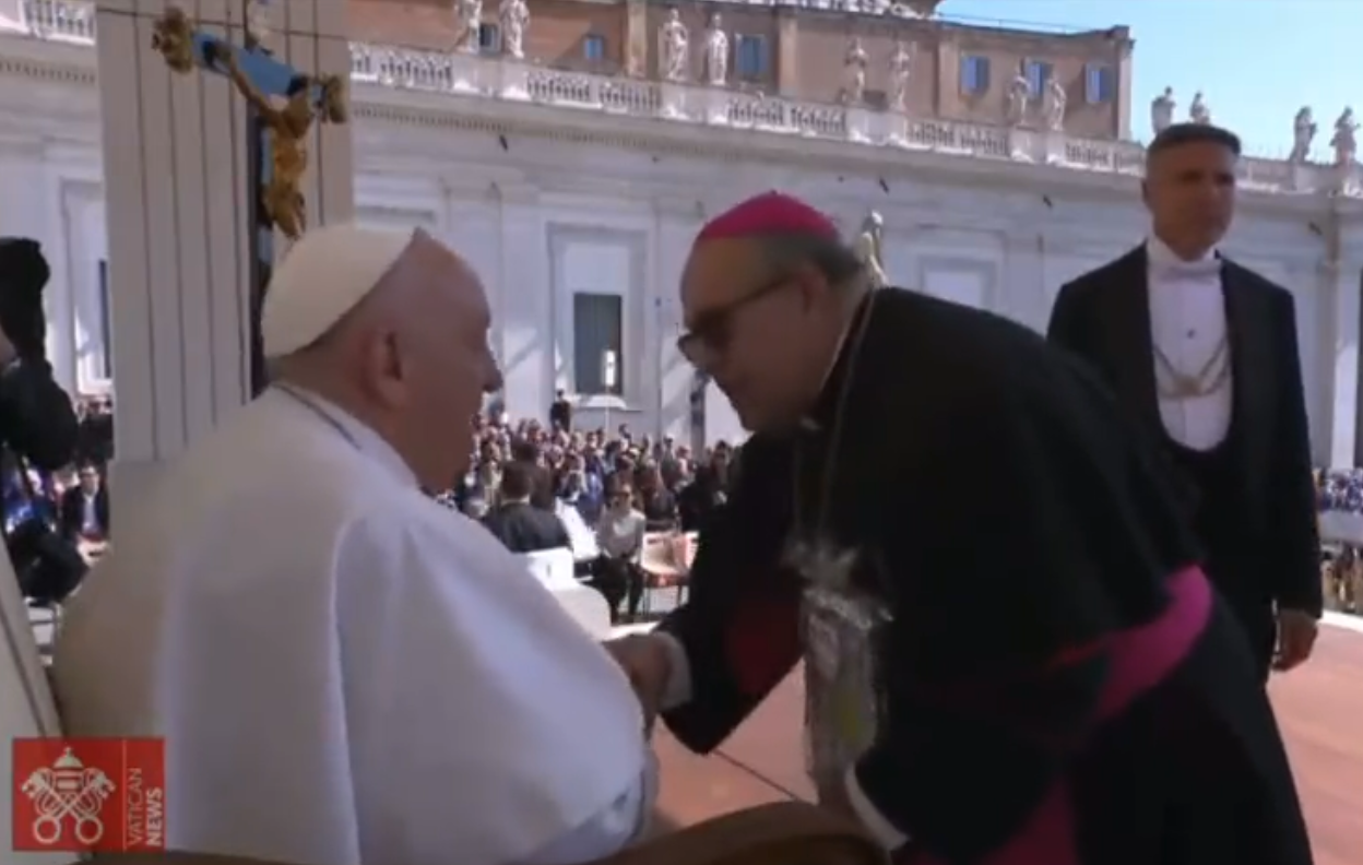 VIDEO: el papa Francisco recibió exquisito regalo venezolano para endulzar su paladar