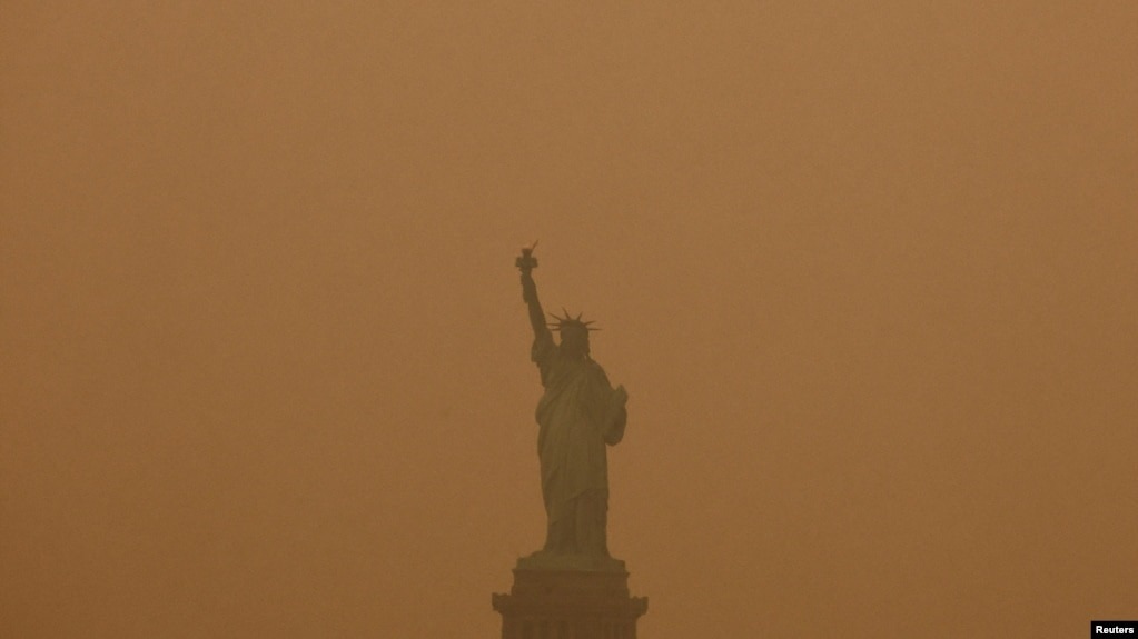 Incendios no cesan: El humo que cubre EEUU y Canadá podría durar días