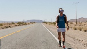 La salvaje ultramaratón sin reglas ni espectadores por el Valle de la Muerte en EEUU