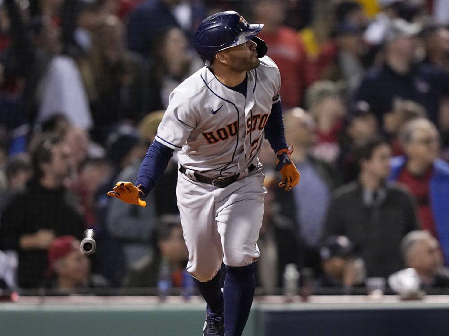 “Astroboy” reactiva el poder: José Altuve se fue “pa’ la calle” con los Astros (VIDEO)