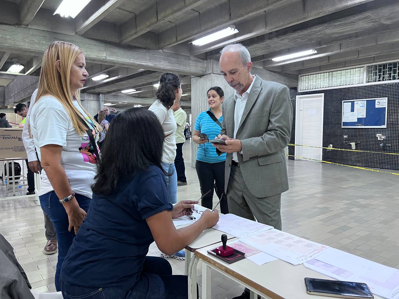 Víctor Rago, candidato a rector destaca gran afluencia de ucevistas en las elecciones de este #9Jun (VIDEO)