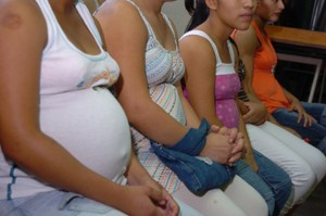 Venezuela, el país con la tasa de embarazo adolescente más alta de América Latina