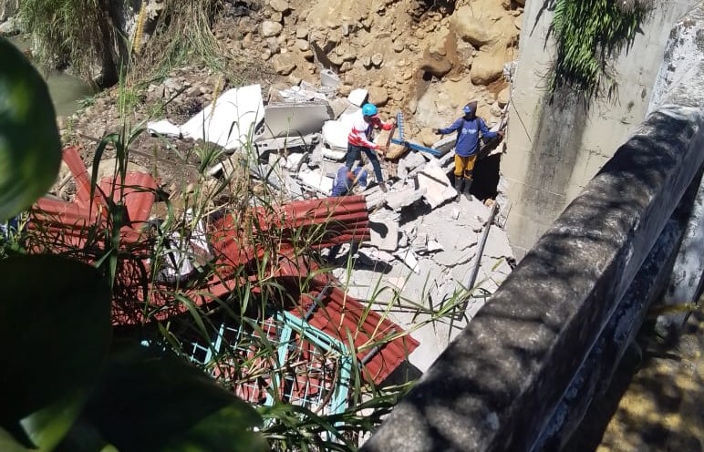 Colapsó antiguo puente en la parroquia Jacinto Plaza de Mérida (IMÁGENES)