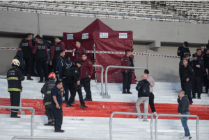 Tragedia en el Monumental: un hincha de River murió al caer desde la tribuna y el partido se suspendió