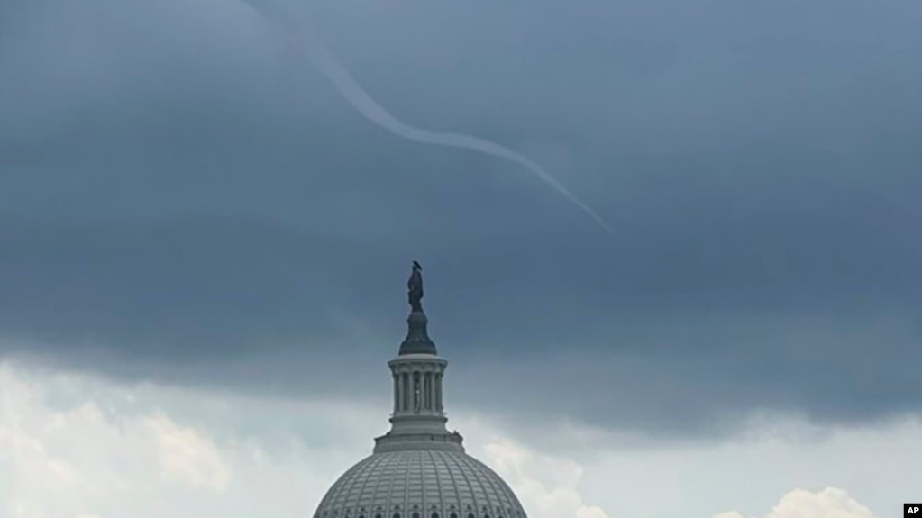 La impactante nube de tornado sobre el Capitolio de EEUU que provocó miedo entre espectadores