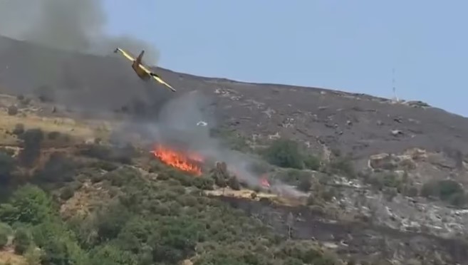 Impactante video del avión que se estrelló cuando combatía los incendios en Grecia