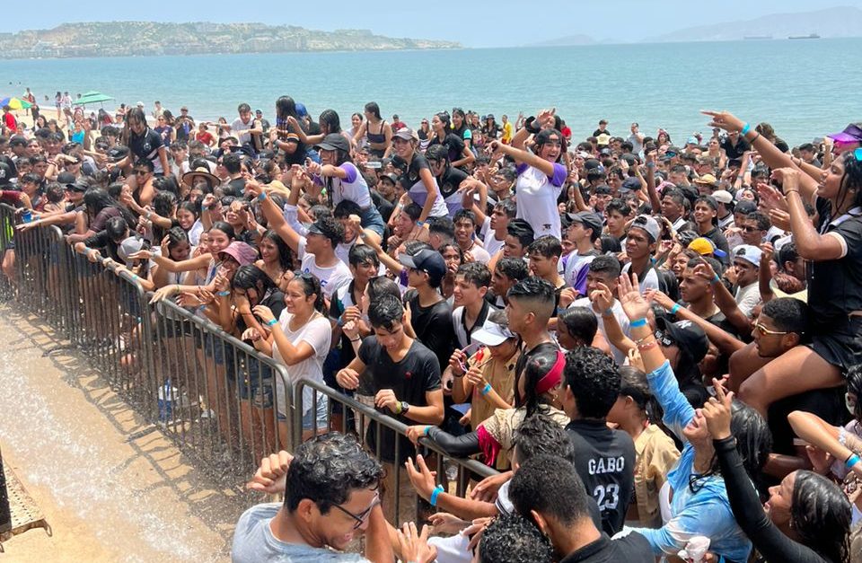 En Lechería celebraron festival a bachilleres para darle “un parao” a las peligrosas caravanas escolares