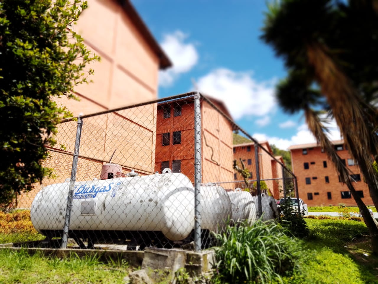 Busgas dañó bombona de gas en urbanización La Hechicera de Mérida y los vecinos quedaron guindando