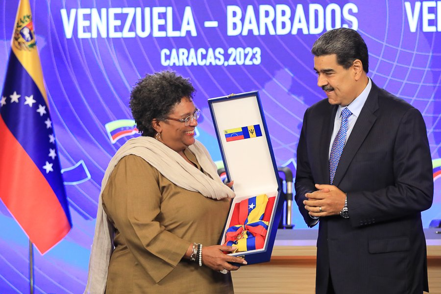 Maduro prometió conexión aérea entre Venezuela y Barbados