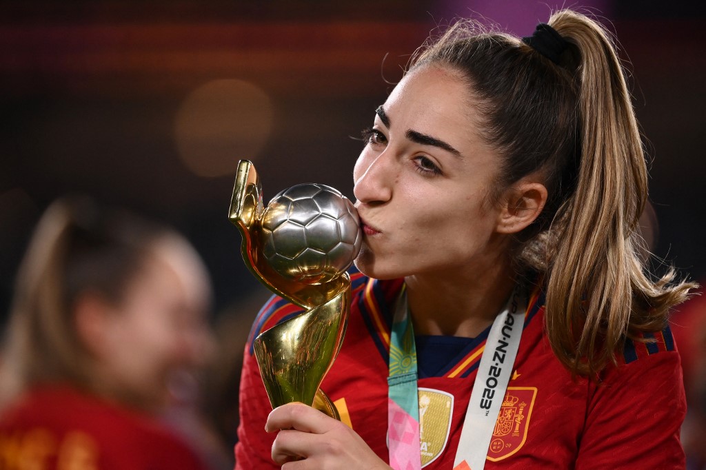 Tragedia mundialista: murió padre de goleadora española justo después de que su hija ganara la copa