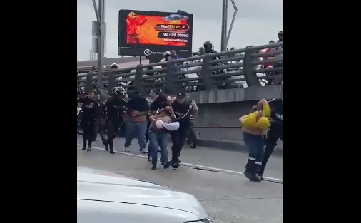 EN VIDEO: Tras persecución policial, capturan a presuntos autores de balacera donde desayunaba candidato presidencial ecuatoriano