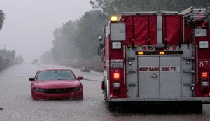 La tormenta Hilary provoca inundaciones en EEUU en el sur de California con lluvias desde la costa hasta el desierto