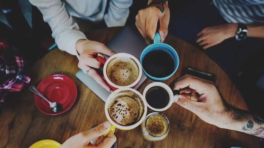 Cuántas tazas de café al día son demasiadas, según los expertos