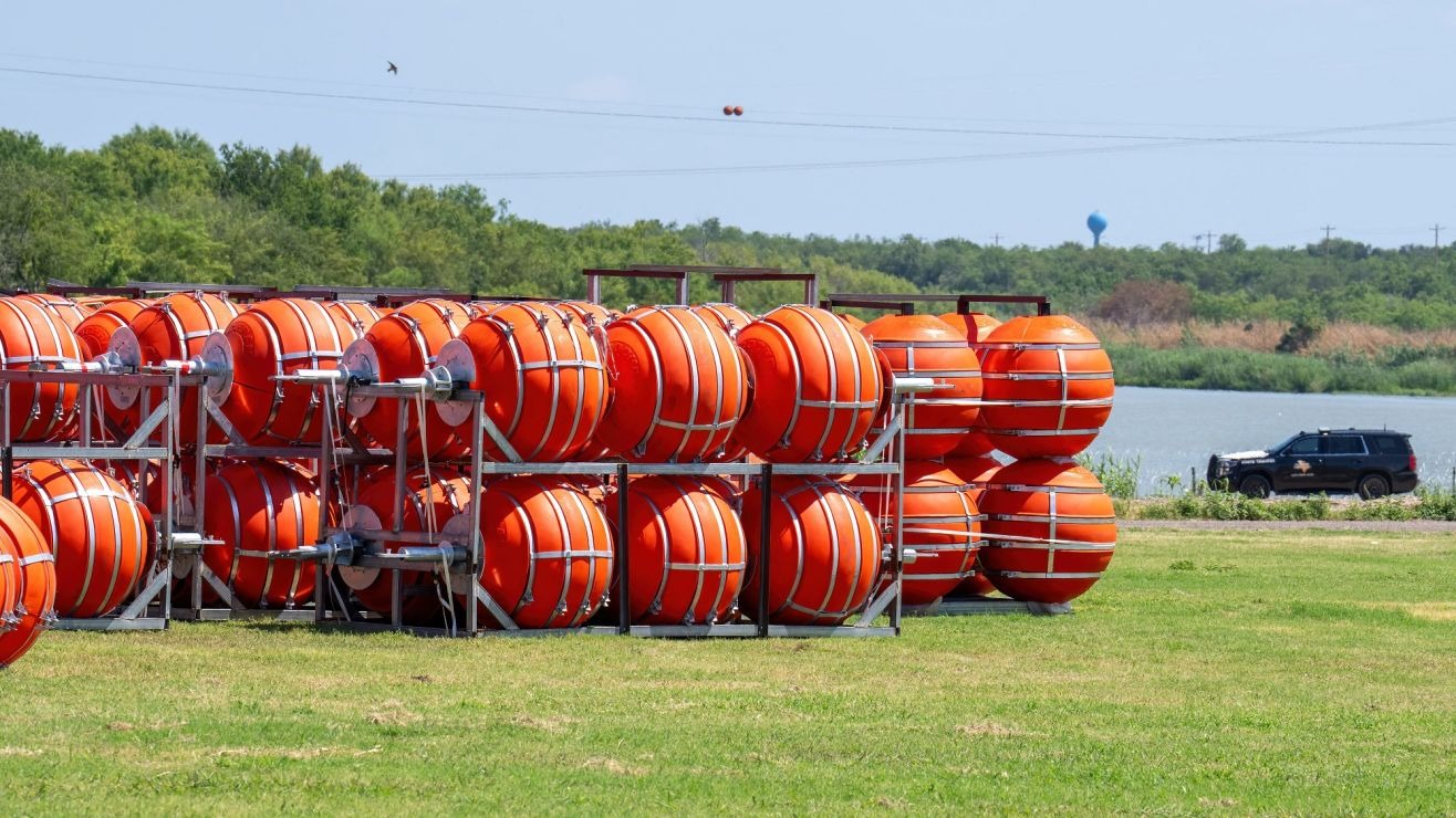 Las consecuencias de las boyas en el Río Grande que Texas instaló contra inmigrantes