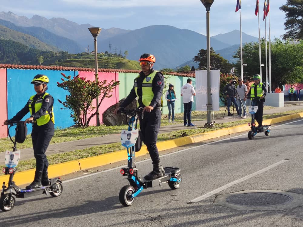 Tiemblen malandros, que los “pacos” merideños combatirán el crimen sobre sus nuevos y poderosos… ¿monopatines?