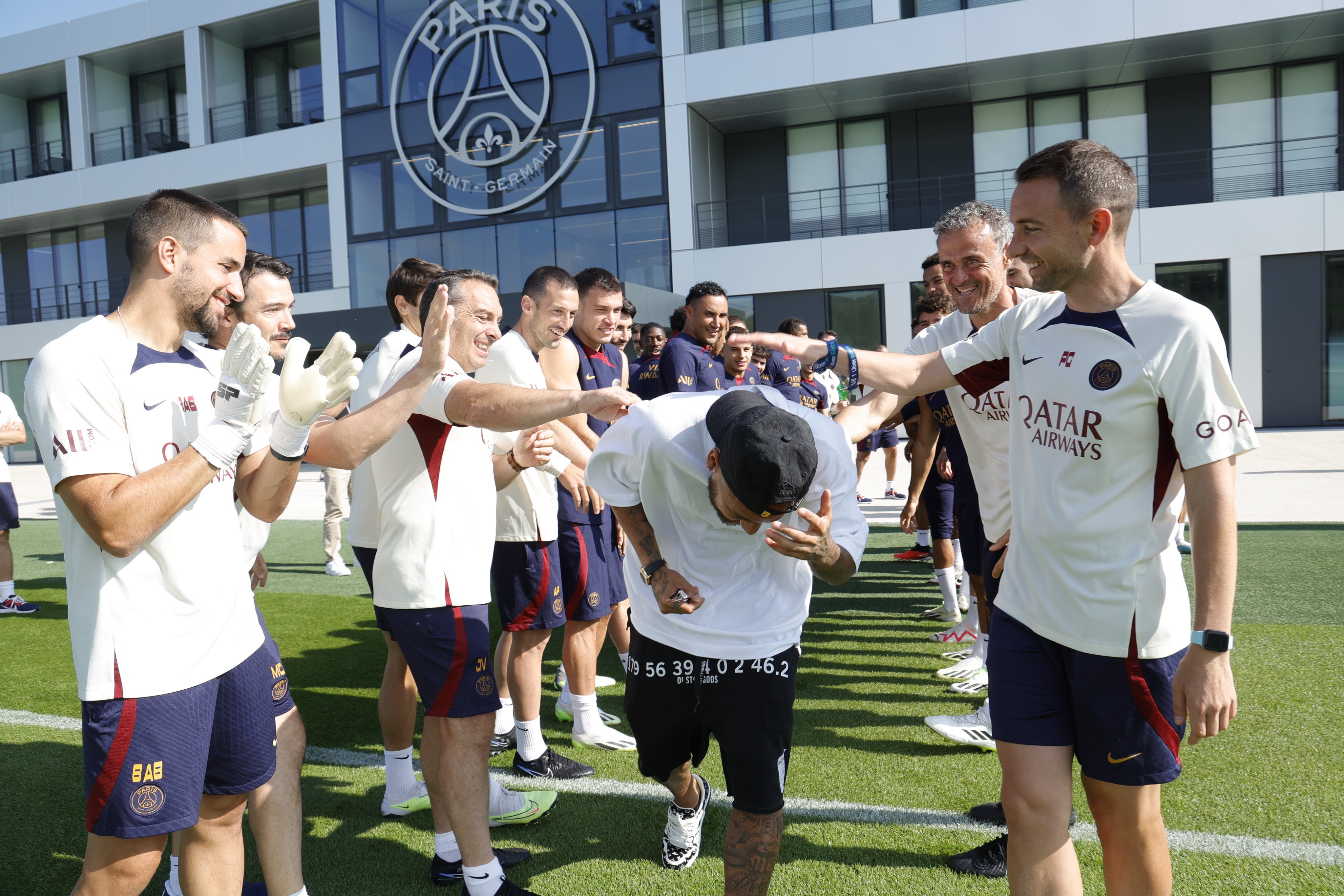 Neymar se despide del PSG y del número 10: ¿quién se queda con la camiseta? (VIDEO)