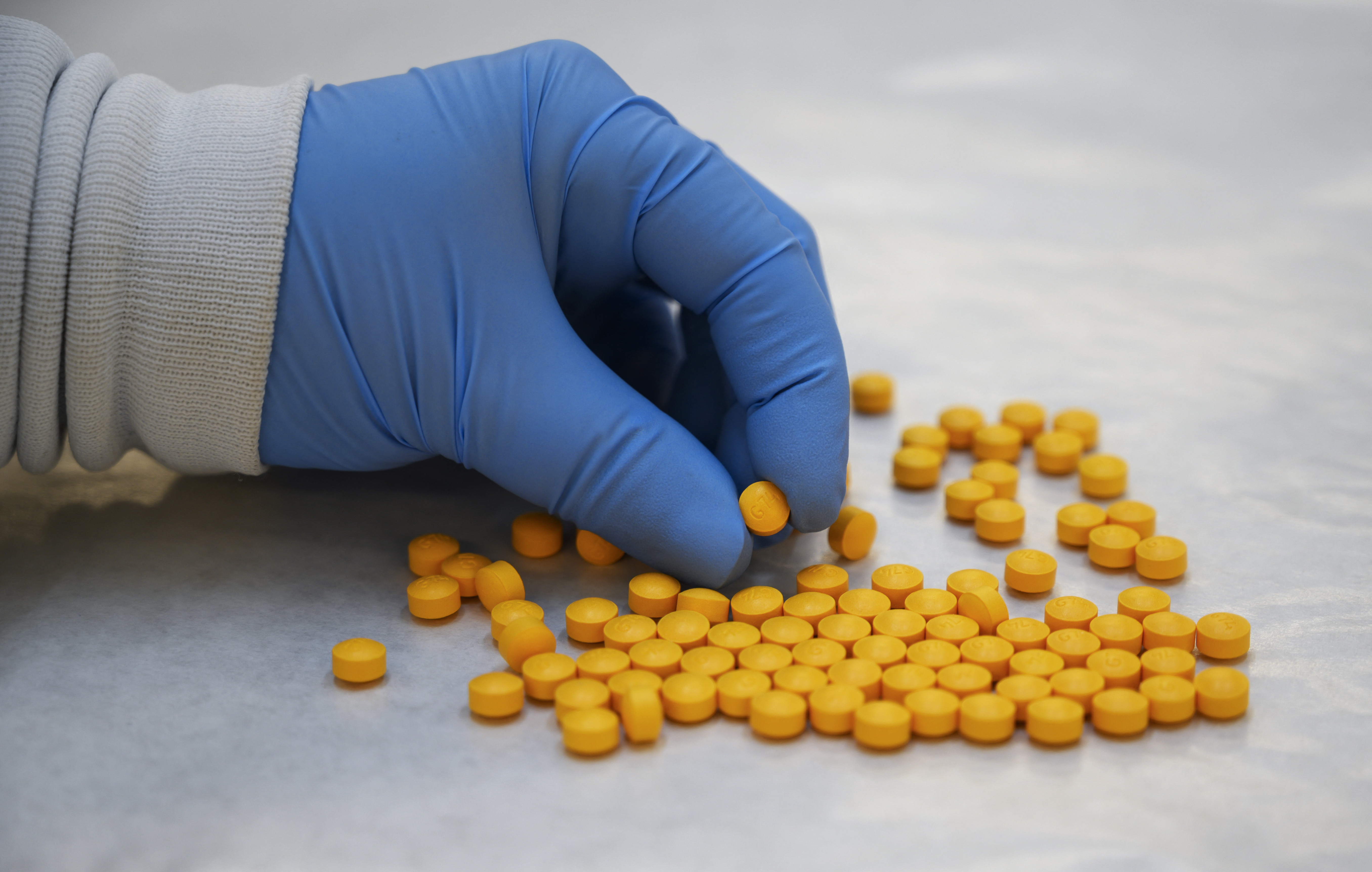 Las drogas sintéticas potentes y las nuevas mezclas son una amenaza creciente en Europa