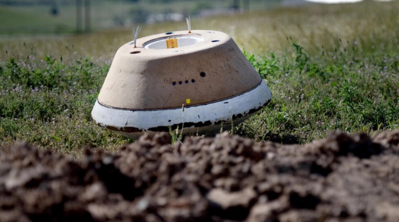 Misión de la Nasa con muestra de asteroide, lista para peligroso retorno