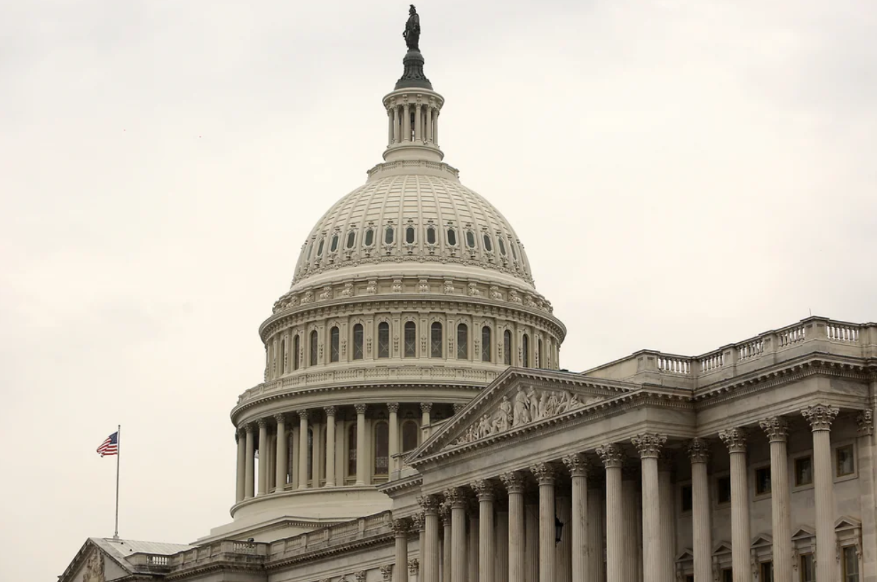 Cámara de Representantes de EEUU aprueba legislación para evitar cierre de gobierno
