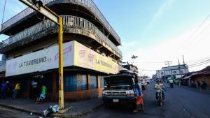 Comerciantes en Tumeremo preocupados por deficiencias en el servicio de agua, electricidad y recesión económica en Bolívar