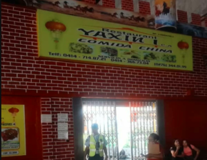 Invasión de cucarachas, la asquerosa sorpresa que consiguieron en restaurante chino de San Cristóbal (FOTOS)