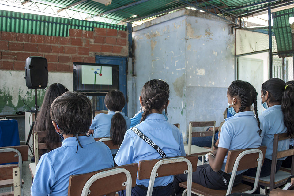 Con menos días de clases y reclamos salariales: así comienza el nuevo año escolar en Venezuela