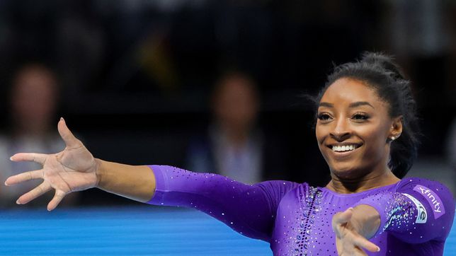 La reina está de vuelta: dos oros más para Simone Biles