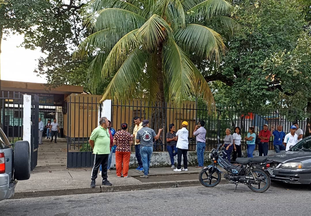 Madrugaron los electores de Barinas para votar en la Primaria este #22Oct