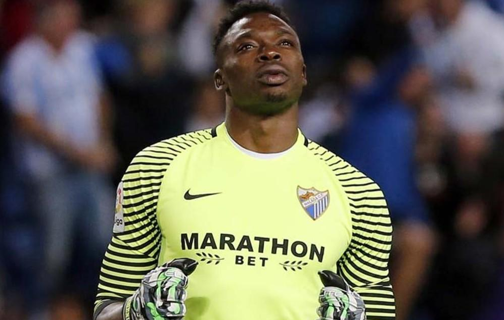 El histórico guardameta Carlos Kameni se resiste a colgar los guantes