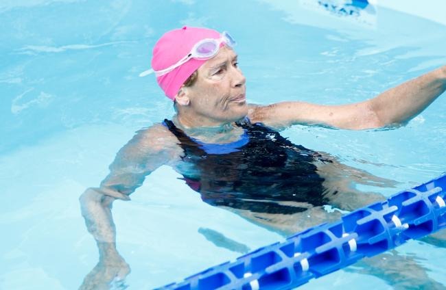 La historia de Diana Nyad, la mujer que nadó de Cuba a Florida a sus 64 años