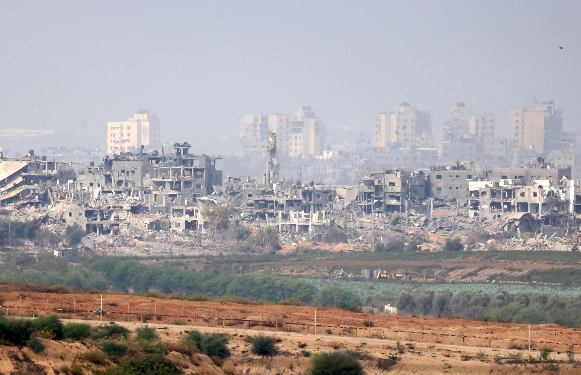 Nuevo apagón en Gaza tras corte de sus comunicaciones mientras sigue la ofensiva israelí